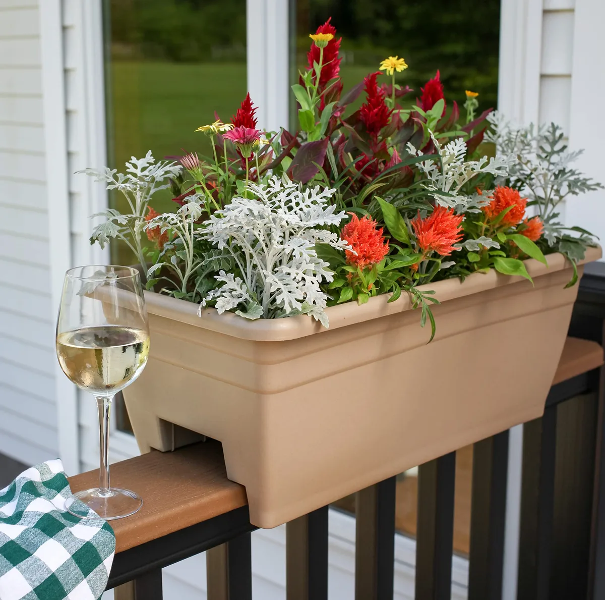 HC 24" Deck Rail Box Planter White Akro Mils